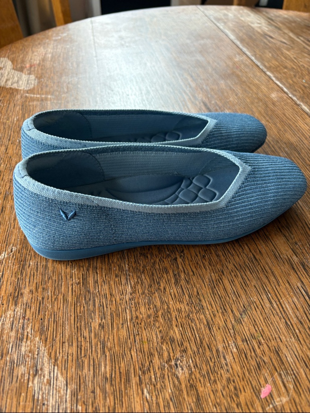 Vivaia Lightweight Square-Toe V-Cut Flats (Margot™ Walker) size 7 - Picture 8 of 8